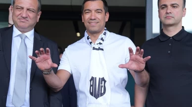 Beşiktaş'ın yeni hocası Giovanni van Bronckhorst İstanbul'a adım attı