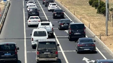 Bayram tatilinin son gününde dönüş yolculuğunda trafik sıkışıklığı yaşanıyor