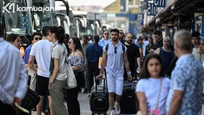 İstanbul'un Ana Otogarı'nda Yoğunluk Devam Ediyor