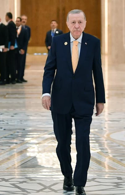 Cumhurbaşkanı Erdoğan, D-8 Zirvesi'nde Önemli Diplomatik İlişkiler Kurdu