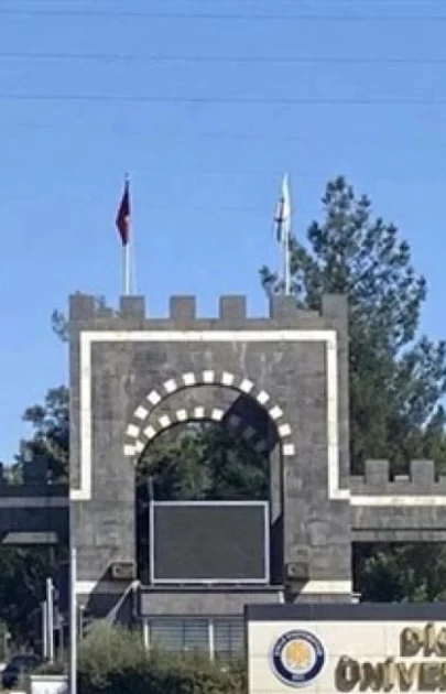 Haber Başlığı: Dicle Üniversitesi'nde Şok Skandal: Doçent, 'Bıçak Parası' İddiasıyla Tutuklandı