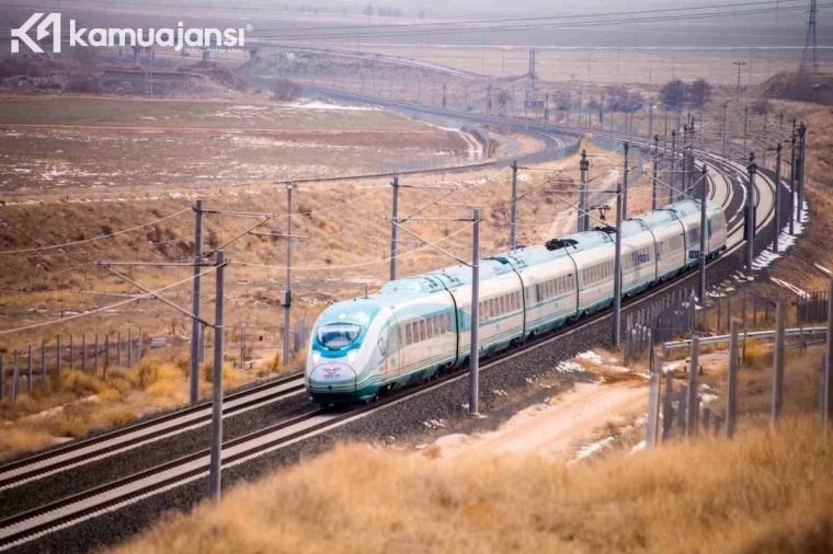 Ulaştırma Bakanı: Kurban Bayramı'nda Tren Seferlerine Ek Kapasite Eklendi.