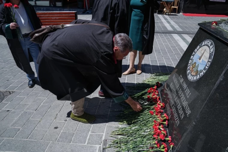 İstanbul Barosu Avukatlarından 17 Ağustos Depremi Anısına Anlamlı Etkinlik