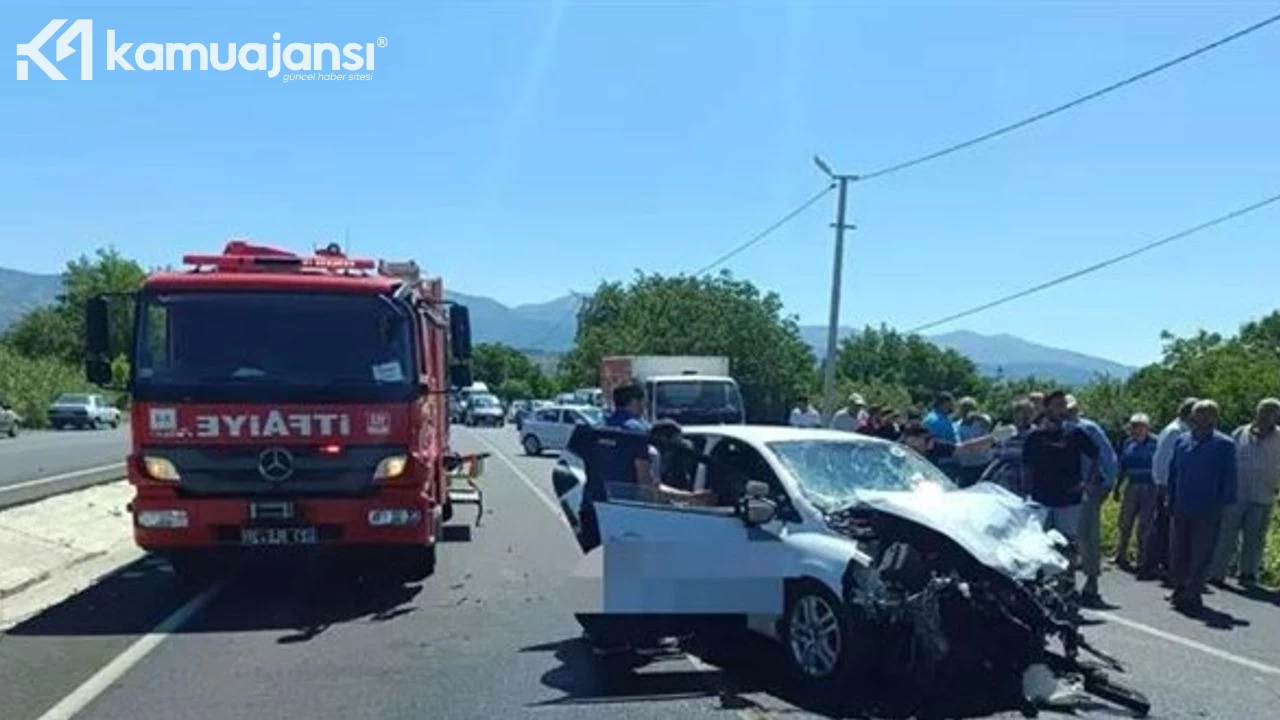 Sürücü Kursu Eğitmeni Hayatını Kaybetti, 5 Kişi Yaralandı: 2 Araç Kaza Yaptı