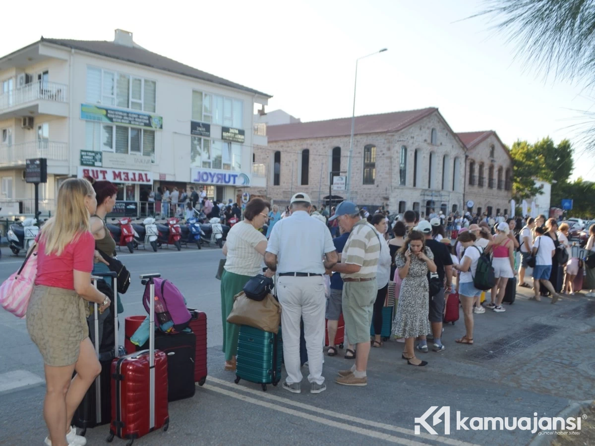 Bayramda Midilli Adasına Yoğun Ziyaretçi Akını!