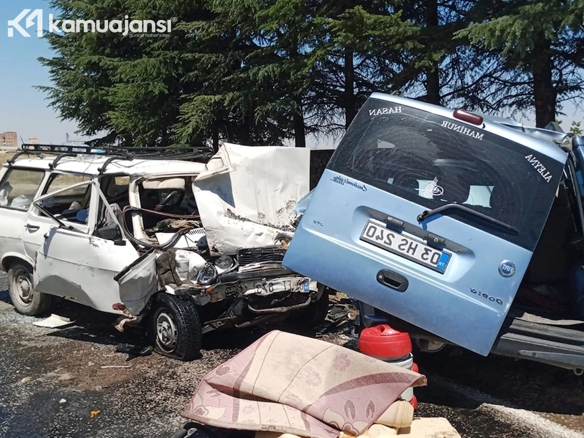 Kaza sonrası araçlar bu hale geldi: 2 kişi hayatını kaybetti, 1 kişi yaralı olarak kurtuldu