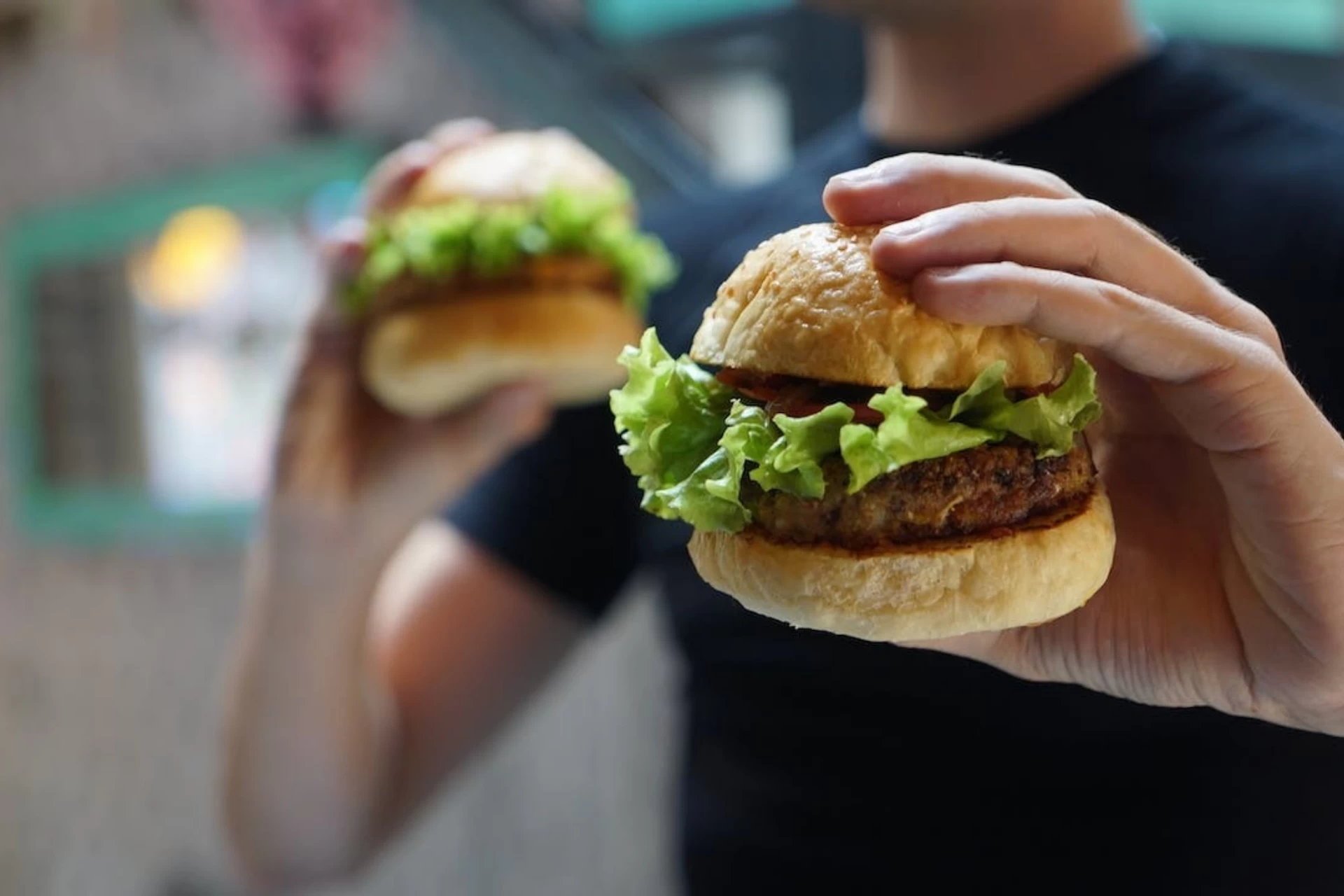 Çocukluk Çağı Obezitesi: Şekerli İçeceklerin Etkileri ve Çözüm Önerileri