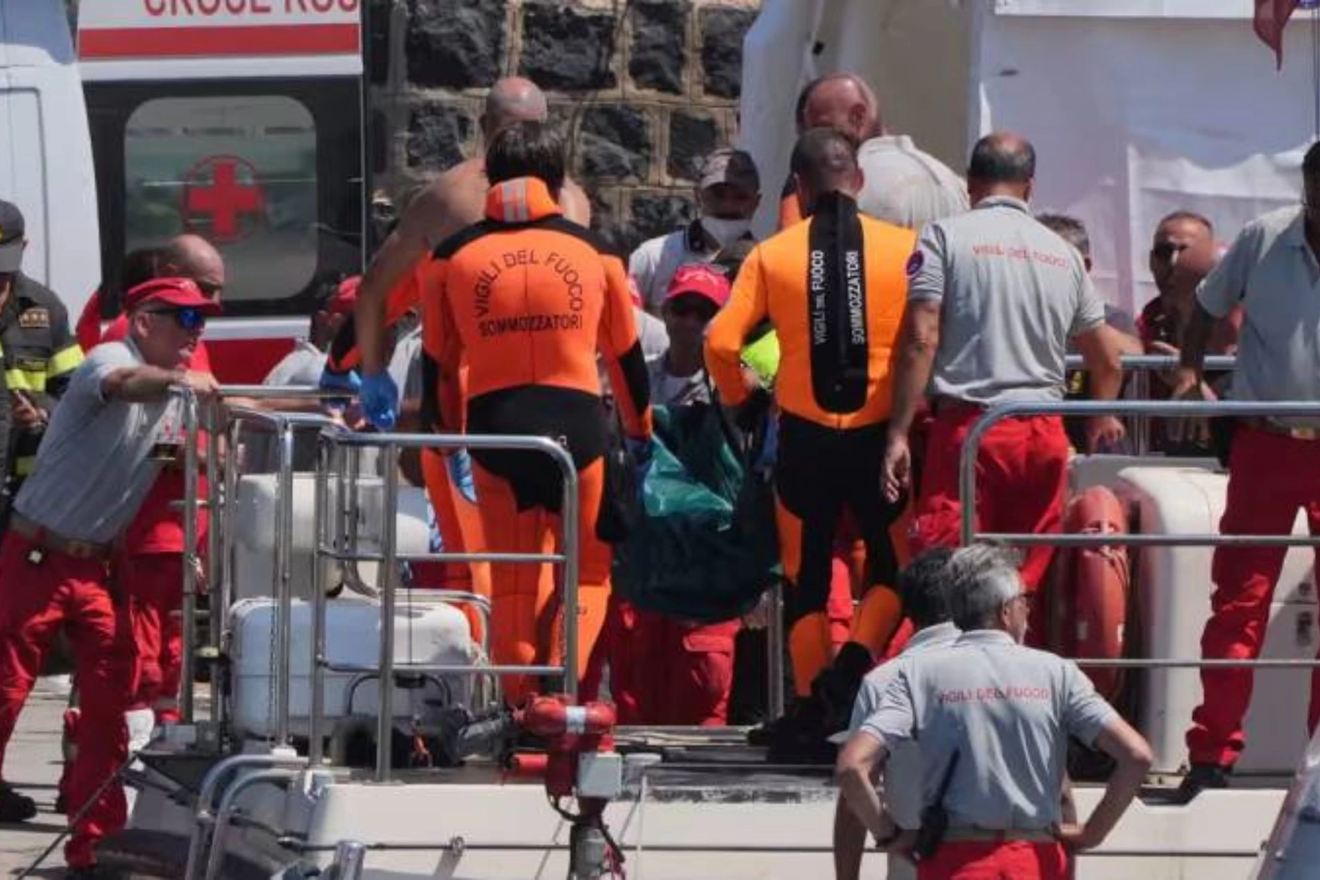 İngiliz Teknoloji Magnatının Ailesine Ait Yat Batışı: Son Kişi Bulundu